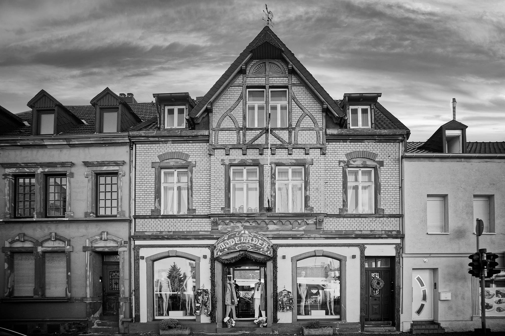 07 m10 3064 dxo 2 51704733006 o