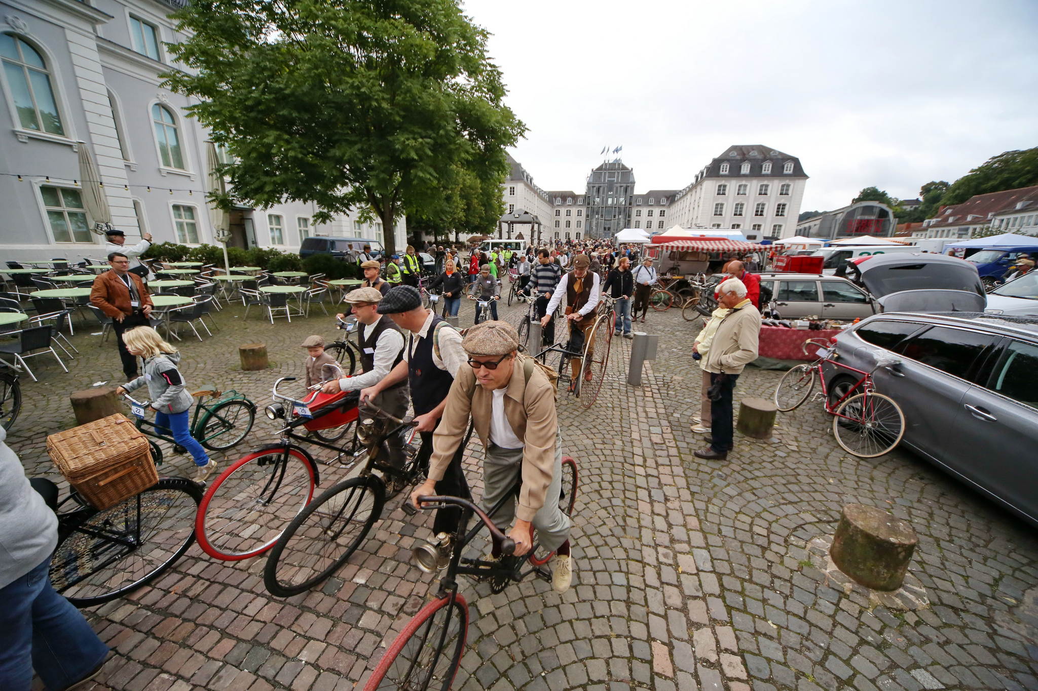 Ausfahrt 2 14821421097 o