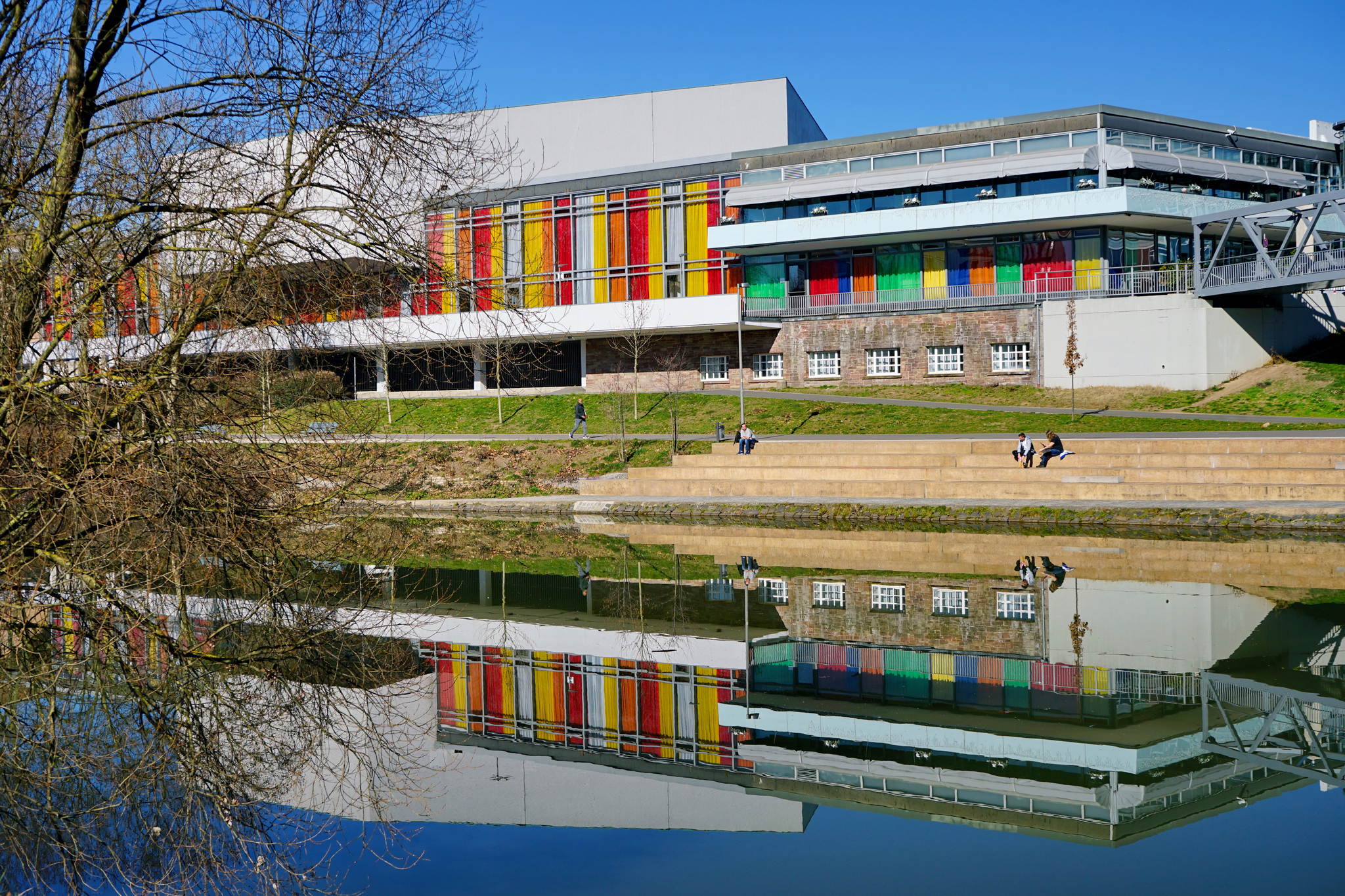Kongresshalle in der sonne 47235322931 o