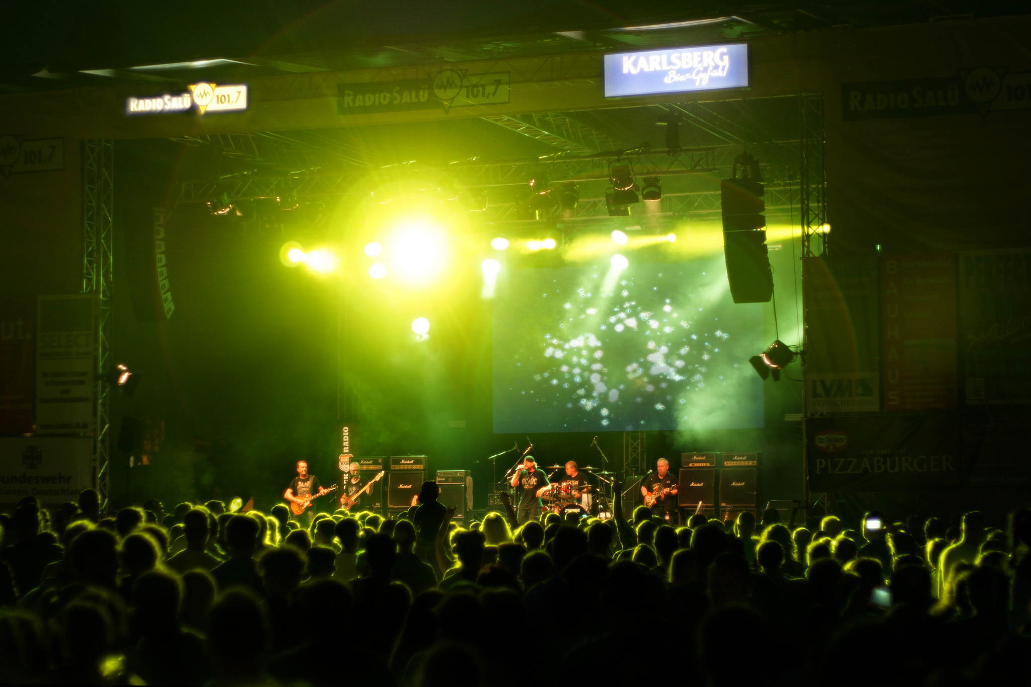 Tnt crop 20385638528 o