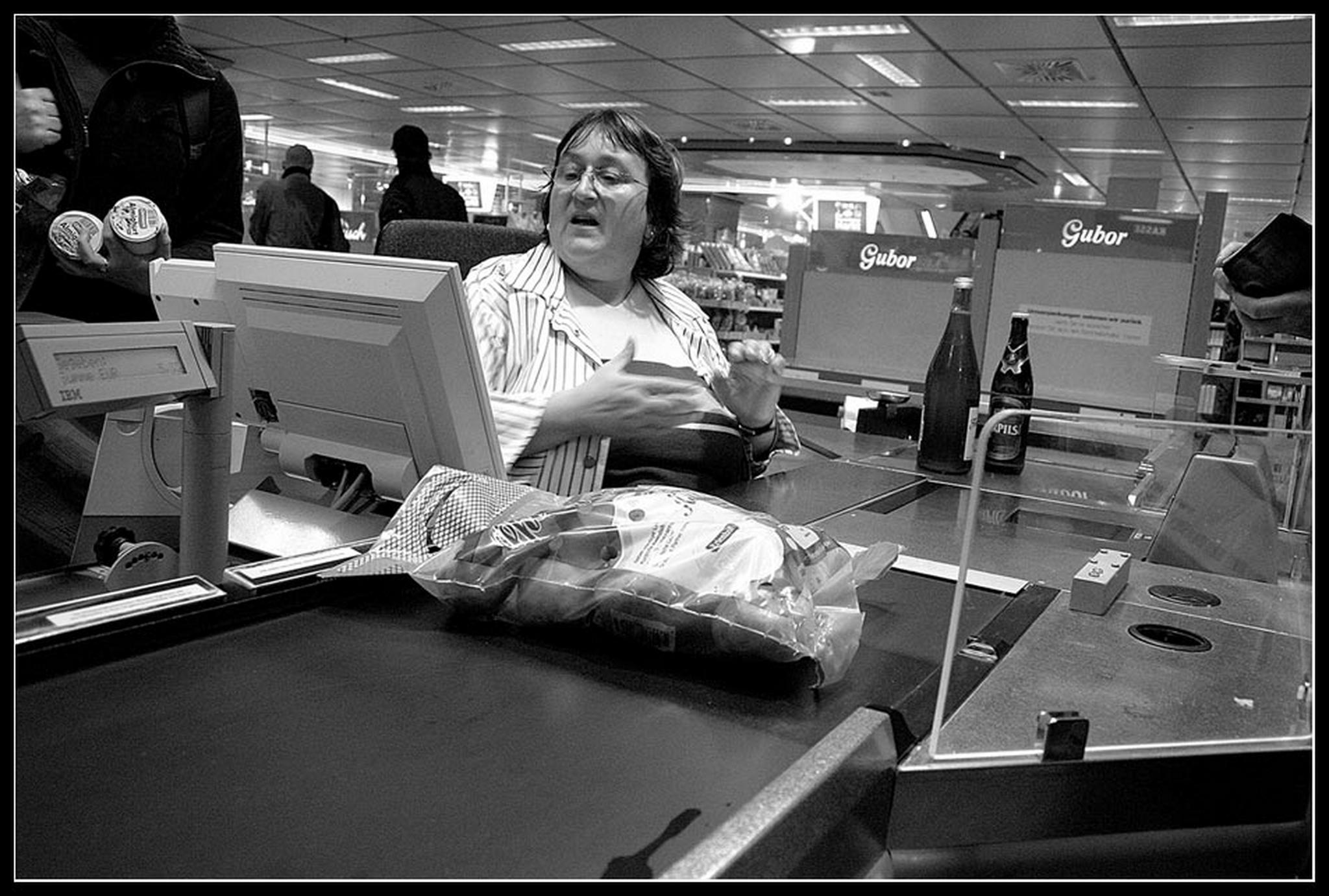 Fnfeurofnfunddreiig bitte 6010589717 o